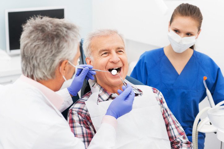 Implantes dentales en Oliver Coll